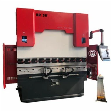 เครื่องดัดโลหะแบบกด (press brake) กับเครื่องพับโลหะ (folder) ต่างกันอย่างไร?